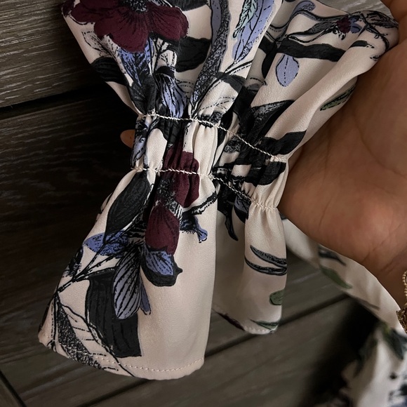 GUESS: Top off shoulder - Picture 4 of 6